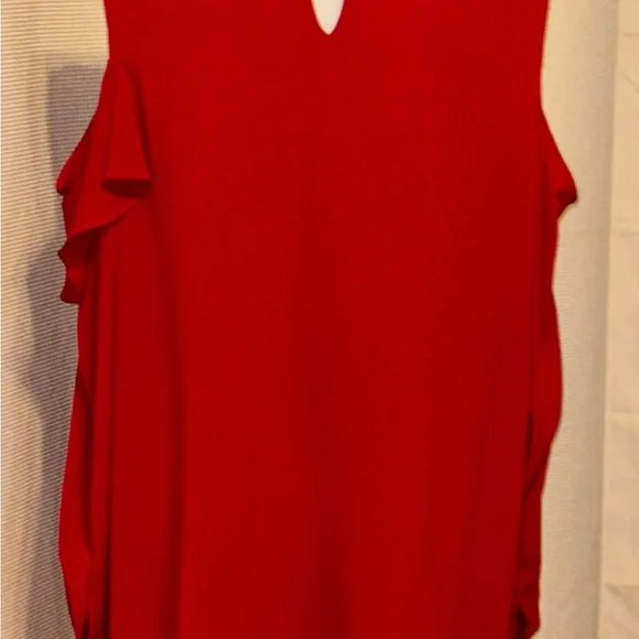 VINCE CUMUTO Chic Asymmetrical Red Cold Shoulder Blouse. Vince Cumuto - Picture 8 of 8